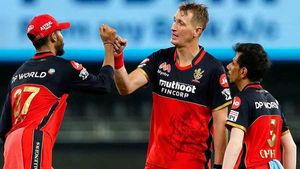 IPL 2020: ആര്‍സിബി ടീമാകെ മാറി, ആരാധകര്‍ ഇത്രയും പ്രതീക്ഷിച്ചില്ല - എന്താവാം കാരണങ്ങള്‍