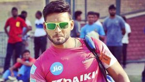 IPL 2020: പന്തിന്റെ പരിക്ക്, ഡല്‍ഹിക്കു ഇന്ത്യന്‍ വിക്കറ്റ് കീപ്പര്‍ വേണം- ഇവരിലൊരാളെ വാങ്ങാം