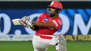 IPL 2020: പൂരന്റെ നില്‍പ്പിന് ഒരാളോട് സാമ്യം, മുംബൈയുടെ മുന്‍ ഓള്‍റൗണ്ടറെപ്പോലെ- സച്ചിന്‍