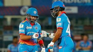 IPL 2020: ശ്രേയസിനു മുന്നില്‍ തലകുനിച്ച് കോലി, ഡല്‍ഹിക്കു ഉജ്ജ്വല ജയം- തലപ്പത്ത്