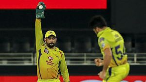 IPL 2020: സിഎസ്‌കെയ്ക്ക് ഇനിയും പ്ലേഓഫിലെത്താം, മൂന്ന് കാര്യങ്ങള്‍ കൃത്യമാവണം, സാധ്യത ഇങ്ങനെ