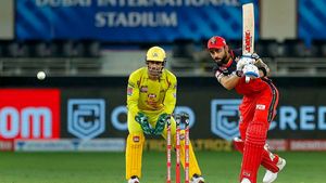 IPL 2020: ആര്‍സിബിക്കായി 6000 റണ്‍സ് കടന്ന് കോലി, പുതിയ റെക്കോര്‍ഡുമായി റണ്‍ മെഷീന്‍!!