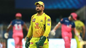 IPL 2020: ധോണി ചെന്നൈയില്‍ തുടരേണ്ട, പുറത്തുപോവണം, ആരാധകരുടെ രോഷം, ടെസ്റ്റ് ടീമെന്ന് പരിഹാസം!!