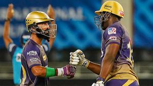 IPL 2020: കെകെആറിന്റെ ക്യാപ്റ്റന്‍ കാര്‍ത്തിക്കാണോ, കളിക്കളത്തില്‍ നടപ്പാവുന്നത് മോര്‍ഗന്റെ തന്ത്രം