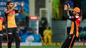 IPL 2020: കോലിയുടെ അന്തകനായി സന്ദീപ് ശര്‍മ, ഏഴാം തവണയും വിക്കറ്റ്- പുതിയ റെക്കോര്‍ഡ്