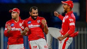 IPL 2020: തുടരെ അഞ്ചു ജയം, പഞ്ചാബ് ആഘോഷിക്കാന്‍ വരട്ടെ- പ്ലേഓഫിലെത്താന്‍ ഇതും സംഭവിക്കണം