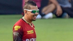 IPL 2020: കെകെആറിന് ആശ്വാസം, സുനില്‍ നരെയ്ന്‍ പരിശോധനയില്‍ പാസായി- കളി തുടരാം