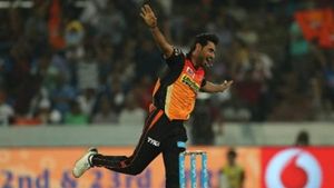IPL 2020: 'വല്ലാതെ മിസ് ചെയ്യുന്നു', ഹൈദരാബാദിന്റെ പ്ലേ ഓഫ് പ്രവേശനത്തിന് പിന്നാലെ ഭുവനേശ്വര്‍