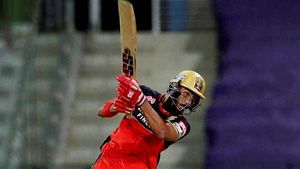 IPL 2020: ശ്രേയസിന്റെ വമ്പന്‍ റെക്കോര്‍ഡ് വീണു! ധവാനും തെറിച്ചു- തരംഗമായി ദേവ്ദത്ത്