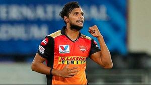 IPL 2020- ആരാണ് യോര്‍ക്കര്‍ കിങ് നടരജന്‍? പഞ്ചാബില്‍ ഫ്‌ളോപ്പ്, രക്ഷിച്ചത് വാര്‍ണര്‍