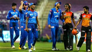 IPL 2020: ഹൈദരാബാദ് പവര്‍പ്ലേയില്‍ ആ ബൗളറെ ഉപയോഗിച്ചില്ല, തോല്‍വിക്ക് കാരണങ്ങള്‍ ഇതാണ്!!
