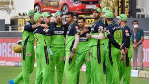 IPL 2020: തോറ്റിട്ടും ബാംഗ്ലൂര്‍ പ്ലേ ഓഫില്‍ കയറിയതെങ്ങനെ? അറിയേണ്ടതെല്ലാം