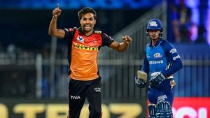 IPL 2020: പവര്‍പ്ലേയില്‍ ഏറ്റവും വിക്കറ്റ് നേടിയ ബൗളറാര്? സഹീര്‍ ഖാന്റെ റെക്കോഡ് തകര്‍ന്നു