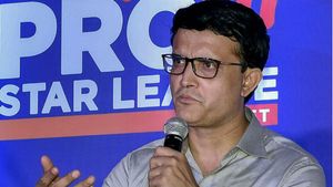 ഐപിഎല്‍ അടുത്ത സീസണില്‍ നേരത്തെയുണ്ടാകുമോ? രണ്ട് സര്‍പ്രൈസുകള്‍ ഉണ്ടെന്ന് ഗാംഗുലി!!