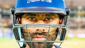 ഇനി ഇന്ത്യന്‍ ടീമില്‍ ഇടം പ്രതീക്ഷിക്കേണ്ട!- കോലിയെ ട്രോളിയ സൂര്യകുമാറിനെതിരേ ആരാധകര്‍