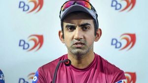 IND vs AUS: ഇന്ത്യക്ക് ഇത്രയും മികച്ച ബൗളര്‍മാര്‍ ഉള്ളപ്പോള്‍ 275 റണ്‍സ് തന്നെ ധാരാളം: ഗംഭീര്‍