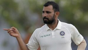 IND vs AUS TEST: ഇന്ത്യക്ക് വമ്പന്‍ തിരിച്ചടി, പരിക്കേറ്റ മുഹമ്മദ് ഷമി ടൂര്‍ണമെന്റില്‍ നിന്ന് പുറത്ത്