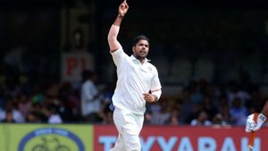 IND vs AUS: ഇന്ത്യക്ക് കടുത്ത തിരിച്ചടി, പരിക്കേറ്റ ഉമേഷ് യാദവ് ടെസ്റ്റ് പരമ്പരയില്‍ നിന്ന് പുറത്ത്