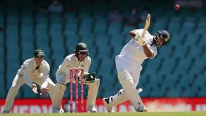 IND vs AUS: പന്തിനു തകര്‍പ്പന്‍ ഫിഫ്റ്റി, ഇന്ത്യ പൊരുതുന്നു