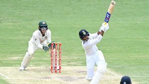 IND vs AUS: എന്തായിരുന്നു ഇത്ര ധൃതി? രോഹിത്തിന്റെ 'വഴിയെ' മായങ്കും- രൂക്ഷവിമര്‍ശനം