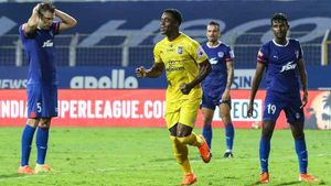 ISL 2020-21: ബെംഗളൂരു തരിപ്പണം, മിന്നും വിജയവുമായി മുംബൈ തലപ്പത്ത് തിരിച്ചെത്തി