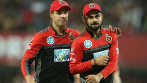 IPL 2021: ഇത്തവണയെങ്കിലും ആര്‍സിബിക്ക് കപ്പടിക്കണം, ആരെയൊക്കെ നിലനിര്‍ത്തും?