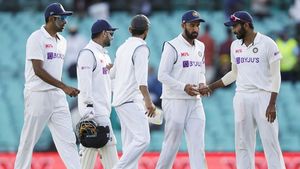 'അടുത്ത മത്സരത്തില്‍ ശാസ്ത്രിയും ഭരതും പകരക്കാര്‍'- പരിക്കില്‍ വലയുന്ന ഇന്ത്യന്‍ ടീമിന് ട്രോള്‍
