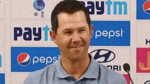 IND vs AUS: ഇന്ത്യയുടെ 'പന്ത് പരീക്ഷണം'- ഇതാണ് കളി, കൈയടിച്ച് പോണ്ടിങ്