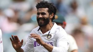IND vs AUS: ഇന്ത്യക്ക് വമ്പന്‍ തിരിച്ചടി, ജഡേജയുടെ വിരലിന് പൊട്ടല്‍, പരമ്പരയില്‍ നിന്ന് പുറത്ത്