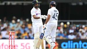 IND vs AUS: ഇന്ത്യയുടെ മറുപടി മഴയില്‍ മുങ്ങി, രണ്ടു വിക്കറ്റ് നഷ്ടം