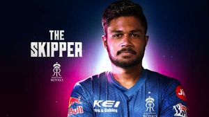 IPL 2021: സഞ്ജുവിനെക്കൊണ്ടാവില്ല! നേരത്തേ ആയിപ്പോയി- ക്യാപ്റ്റനാക്കിയതിനെ വിമര്‍ശിച്ച് ഗംഭീര്‍