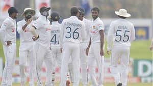 രണ്ടാം ടെസ്റ്റ്: എംബുല്‍ഡാനിയക്ക് ഏഴ് വിക്കറ്റ്, ഇംഗ്ലണ്ടിനെതിരേ ശ്രീലങ്ക പിടിമുറുക്കുന്നു