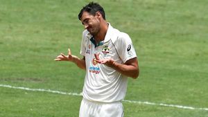 IND vs AUS: സ്റ്റാര്‍ക്കിന്റെ 'കൊമ്പാടിച്ച്' ഇന്ത്യ, ബാറ്റിന്റെ ചൂടറിഞ്ഞു- വന്‍ നാണക്കേട്