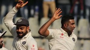 IND vs ENG: ചരിത്രനേട്ടവുമായി അശ്വിന്‍, ഇനി കപിലിനൊപ്പം! വമ്പന്‍ റെക്കോര്‍ഡ്