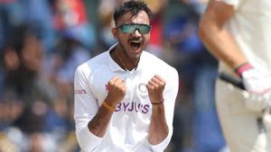 IND vs ENG: റൂട്ടിനെ വീഴ്ത്തിയതെങ്ങനെ? എല്ലാം നേരത്തേ പ്ലാന്‍ ചെയ്തു, വെളിപ്പെടുത്തി അക്ഷര്‍