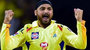 IPL 2021: മികച്ച സൈനിങുകളില്‍ ഭാജിയും ചൗളയും! ഹോഗിന്റെ സെലക്ഷന്‍ ഞെട്ടിക്കും