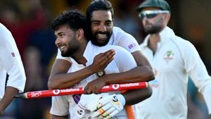 ICC Player of the month: പ്രഥമ പുരസ്‌കാരം പന്തിനു തന്നെ! റൂട്ടിനെ പിന്തള്ളി