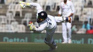 IND vs ENG: ഇതു 'സ്‌പൈഡര്‍ മാന്‍' പന്ത്! എന്തൊരു ക്യാച്ചുകള്‍, ഇനി ട്രോളാന്‍ വരല്ലേ...