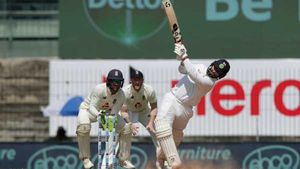 IND vs ENG: പന്തിന് വീണ്ടുമൊരു ഫിഫ്റ്റി, ഇന്ത്യ 329 റണ്‍സിന് പുറത്ത്