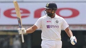 IND vs ENG: ഹിറ്റ്മാനെ വെല്ലാന്‍ ആരുണ്ട്? ലോക ക്രിക്കറ്റില്‍ ഇതാദ്യം! വമ്പന്‍ റെക്കോര്‍ഡ്