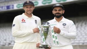 India vs Eng: സിക്‌സറടിച്ചാല്‍ പന്ത് സാനിറ്റെെസ് ചെയ്യും, രണ്ടാം ടെസ്റ്റിലെ നിബന്ധനകള്‍ അറിയാം!!