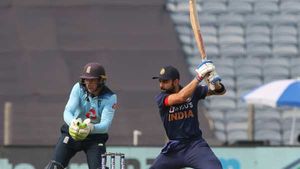IND vs ENG: നാട്ടില്‍ റണ്‍മെഷീന്‍- കോലിക്കു വീണ്ടുമൊരു റെക്കോര്‍ഡ്, പോണ്ടിങിനെ കടത്തിവെട്ടി!