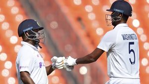 IND vs ENG: ഇന്ത്യ ഡ്രൈവിങ് സീറ്റില്‍, വമ്പന്‍ ലീഡിലേക്ക്, സെഞ്ച്വറി പ്രതീക്ഷയില്‍ സുന്ദര്‍