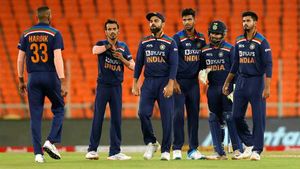 IND vs ENG: ടി20യില്‍ ആദ്യം ബാറ്റിങ്, ഇന്ത്യക്കു ഇപ്പോഴും അതറിയില്ല! വീക്ക്നെസ് മുന്‍ താരം പറയുന്നു