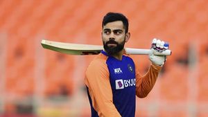 IND vs ENG T20: എന്തുകൊണ്ട് 16ാം ഓവറില്‍ കളം വിട്ടു? കാരണം തുറന്ന് പറഞ്ഞ് വിരാട് കോലി