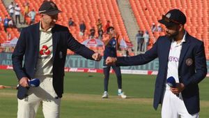 IND vs ENG: ഇംഗ്ലണ്ട് കളിക്കുന്നത് ജയത്തിനല്ല! സമനില ആയാലും ഹാപ്പി- ടീം സെലക്ഷനെതിരേ ലോയ്ഡ്