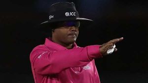 IND vs ENG: ക്രിക്കറ്റ് ലോകത്ത് ചര്‍ച്ചയായി 'സോഫ്റ്റ് സിഗ്നല്‍', എന്താണ് ഇത്? എല്ലാമറിയാം