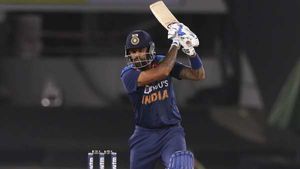 IND vs ENG: തുടക്കം മിന്നിച്ച് സൂര്യ, ഉജ്ജ്വല ഫിഫ്റ്റി- ഇംഗ്ലണ്ടിന് 186 റണ്‍സ് വിജയലക്ഷ്യം