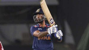 IND vs ENG: ടി20യില്‍ ഹീറോ, ഇനി ഏകദിനവും പിടിക്കാന്‍ സൂര്യയെത്തുന്നു! അരങ്ങേറ്റത്തിന് വഴിയൊരുങ്ങി