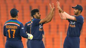 IND vs ENG: അങ്കം ജയിച്ചു, കപ്പടിച്ച് കോലിപ്പട- സ്തബ്ധരായി ഇംഗ്ലണ്ട്